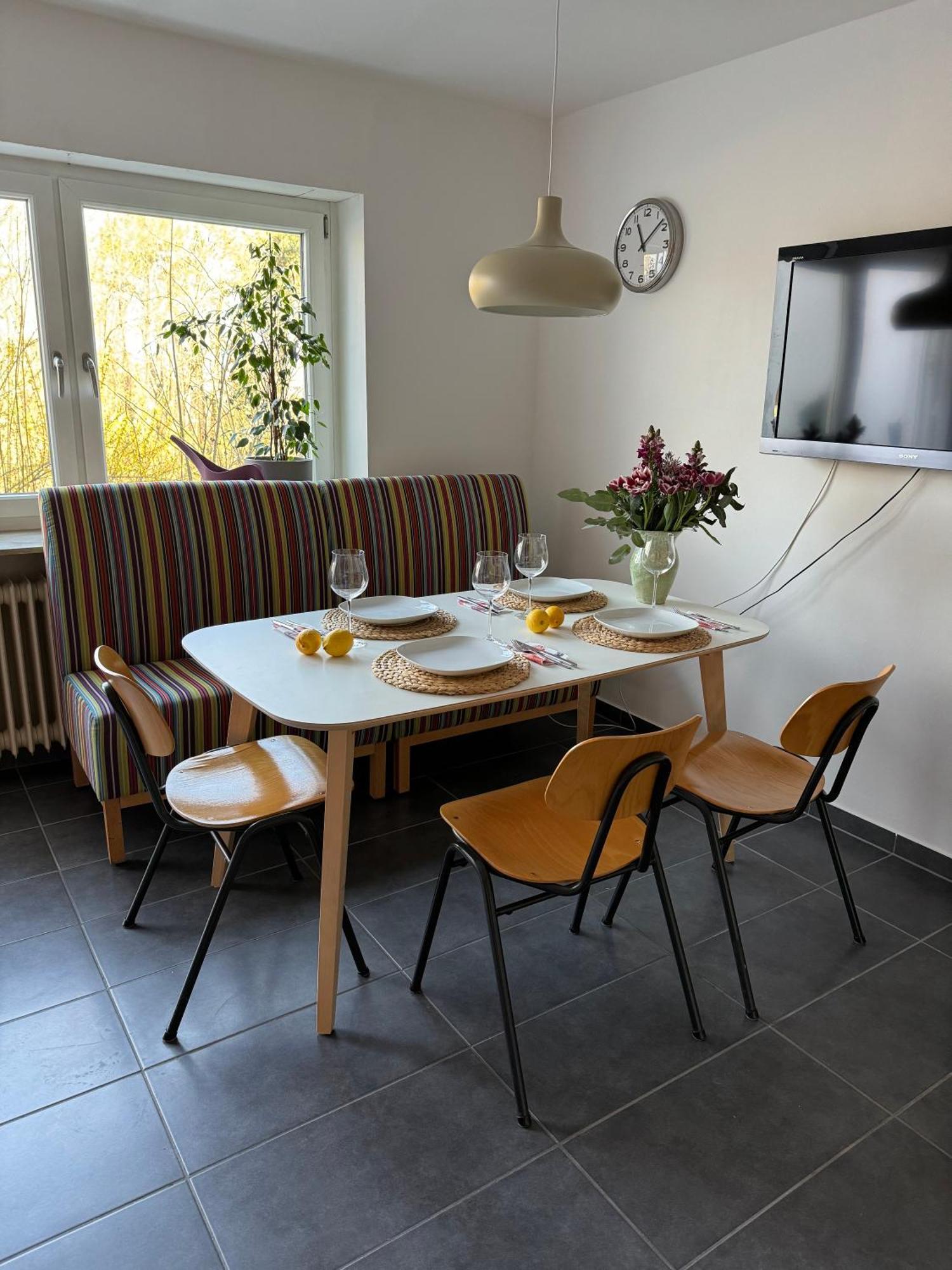 Stadtnahes Appartment Mit Waldblick Würzburg Eksteriør billede